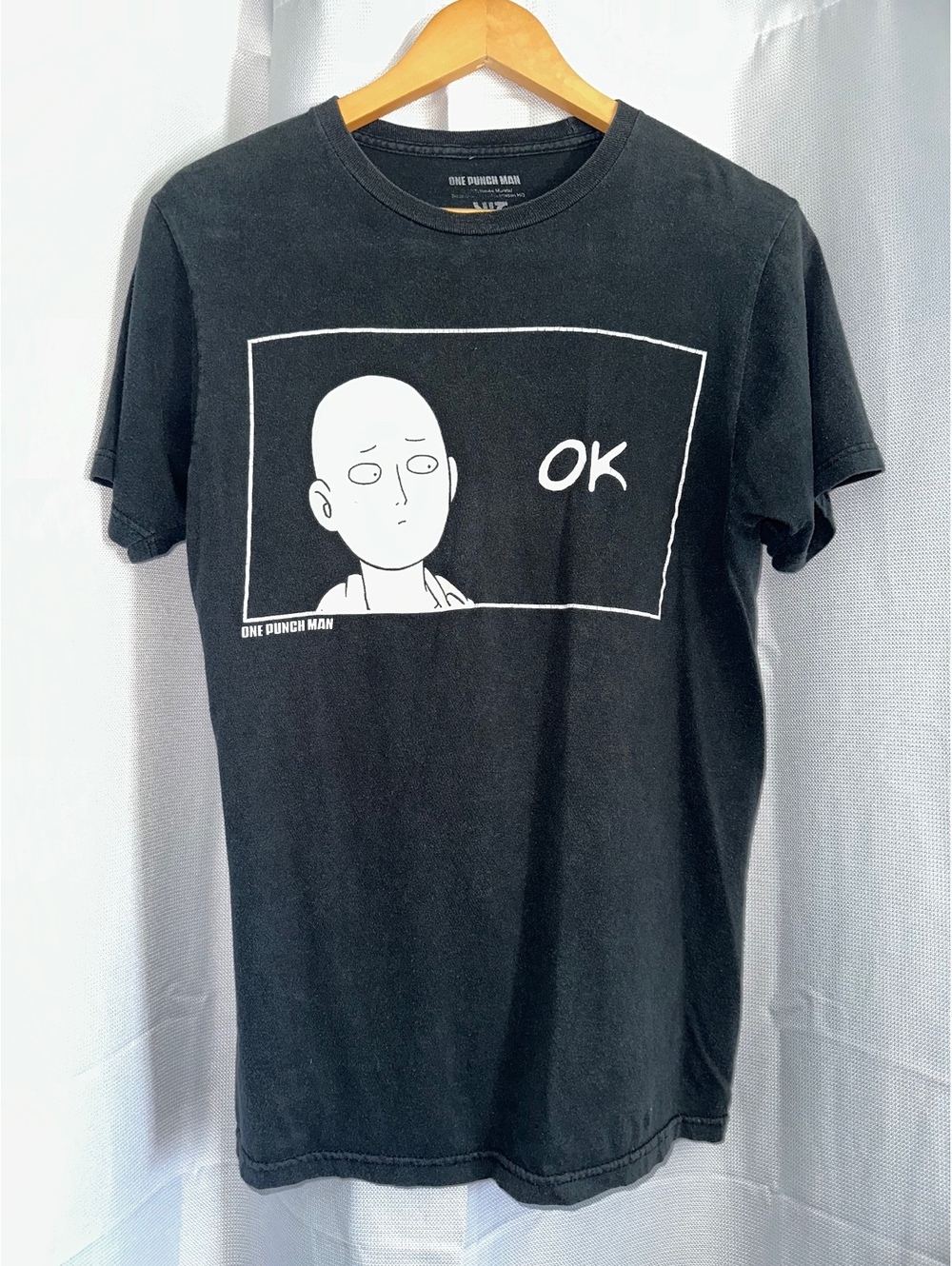 One-Punch Man "OK" Saitama graphic t-shirt M